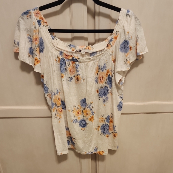 LOFT Tops - LOFT White Flutter Sleeve Floral Peasant Blouse